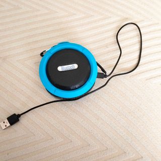 Altavoz Bluetooth Impermeable con Ventosa