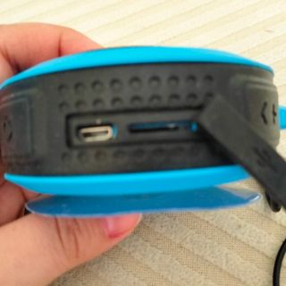 Altavoz Bluetooth Impermeable con Ventosa
