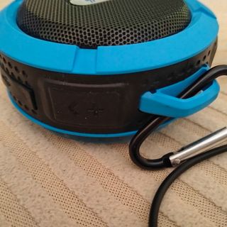 Altavoz Bluetooth Impermeable con Ventosa