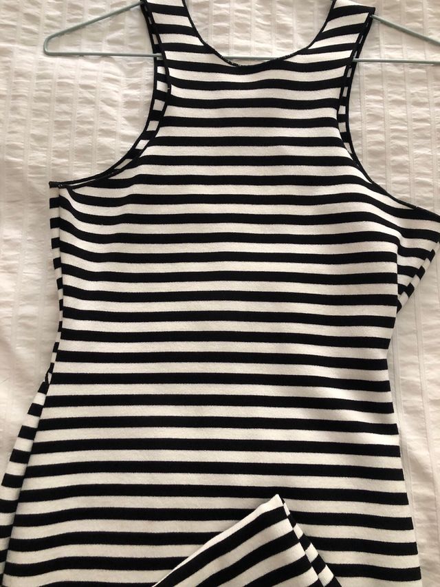 Vestido midi espalda abierta rayas de Zara