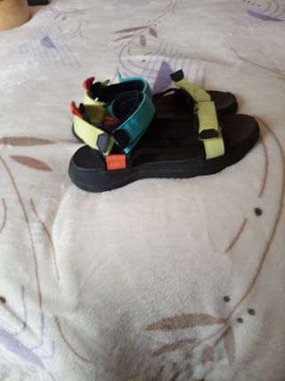 Sandalias coloridas de zara