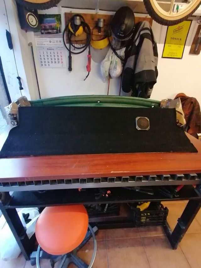 Bandeja de altavoces de volkswagen polo