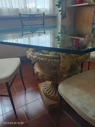 Tavolo con  sedie 