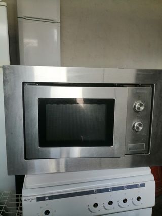 Microondas Balay en acero Inox con marco