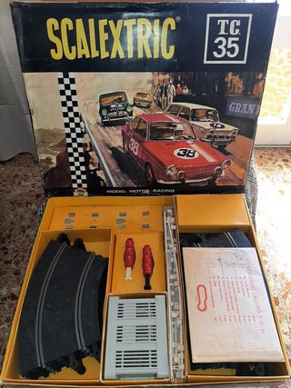 Scalextric gran lote 44 circuitos y 55 cohes