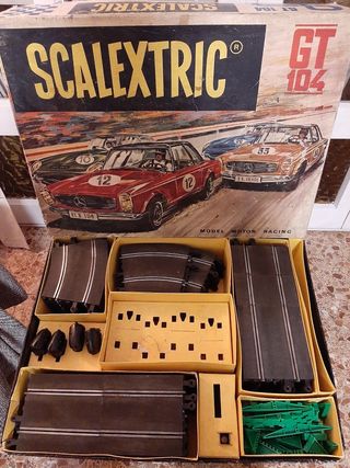 Scalextric gran lote 44 circuitos y 55 cohes