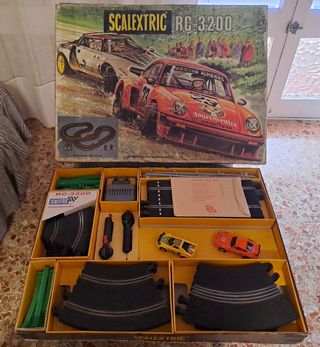 Scalextric gran lote 44 circuitos y 55 cohes