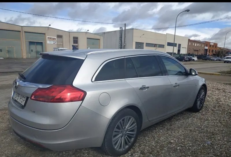 Opel Insignia 2013 - foto 1