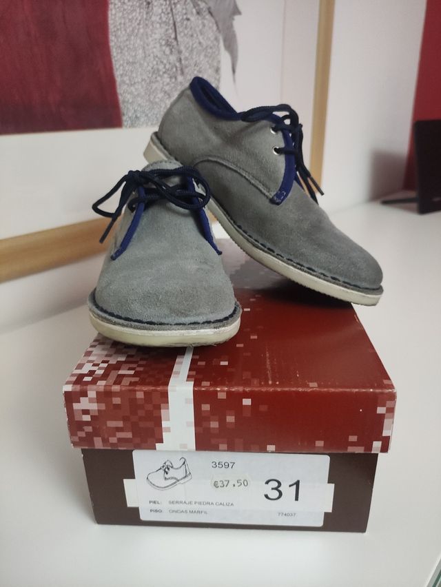 Zapatos serraje color piedra.T.31. Shoes