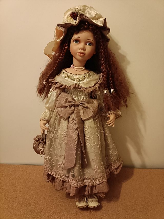 Muñeca de porcelana de 65 cm 