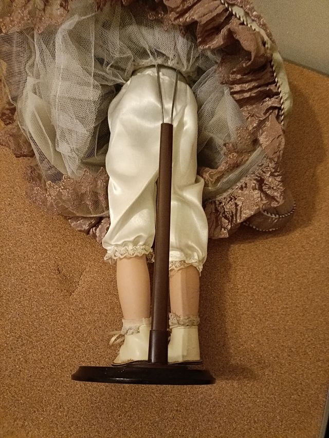 Muñeca de porcelana de 65 cm 