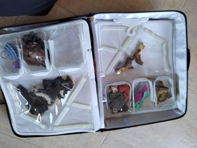 Muñecas Bratz con Maletin y ropa