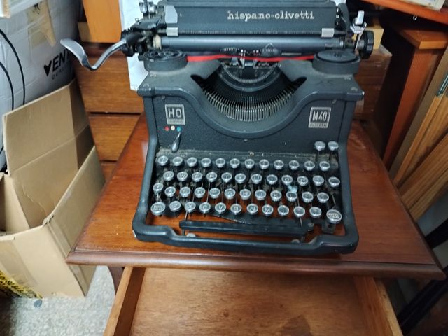 Maquina escribir Hispano Olivetti M40