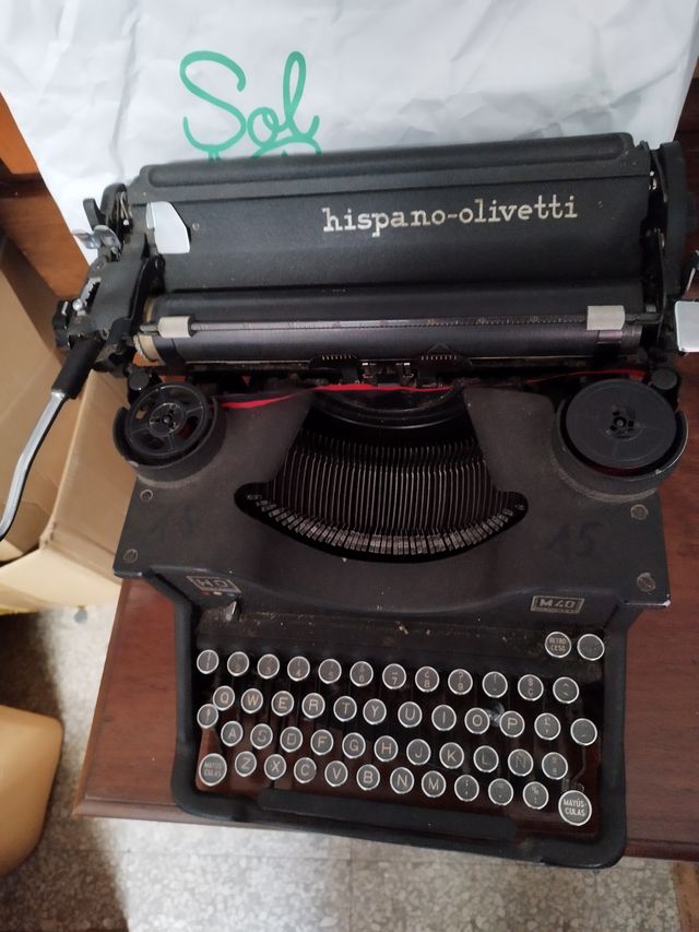 Maquina escribir Hispano Olivetti M40