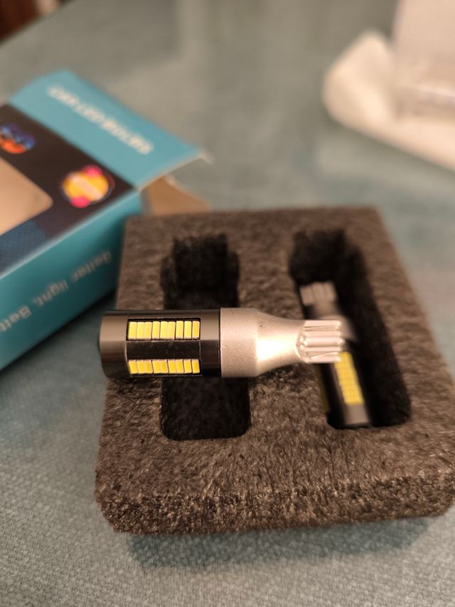 Bombillas led marcha atrás coche