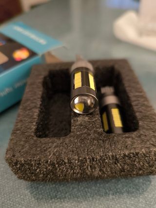 Bombillas led marcha atrás coche