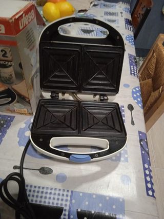 SANDWICHERA UFESA.