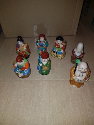 Lote de figuras chinas A.