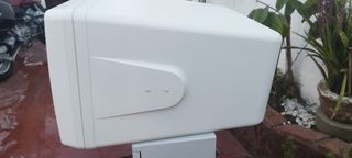 Altavoz con bombo y subwoofer profesional. JBL