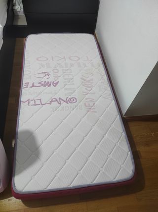 Colchón para cama ikea.
Altura 18