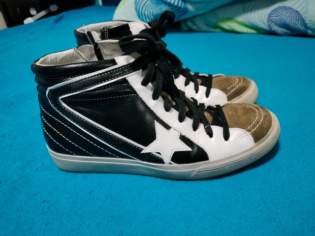 Deportiva botín estrella