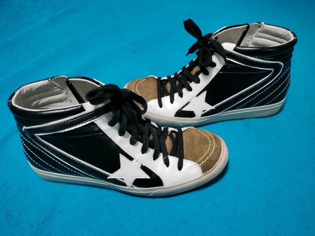 Deportiva botín estrella