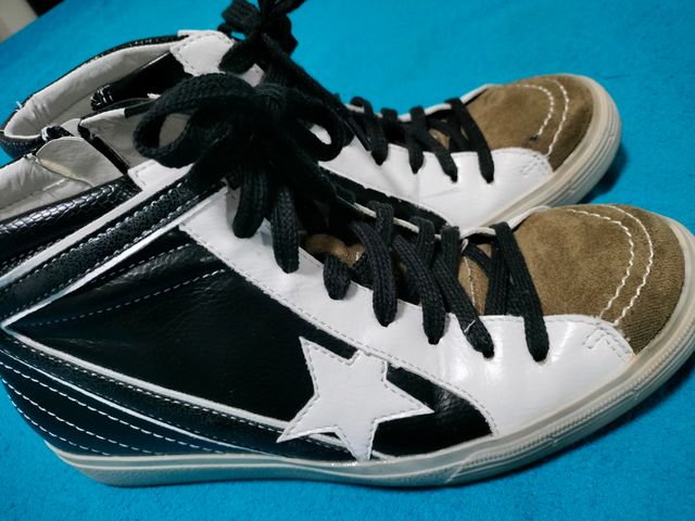 Deportiva botín estrella