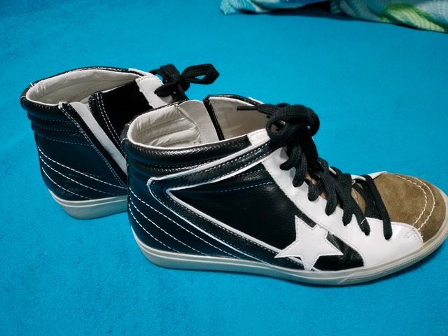 Deportiva botín estrella