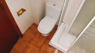 Piso.  con párquing, terraza y piscina comunitaria