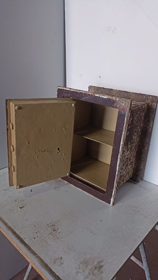 Caja fuerte antigua