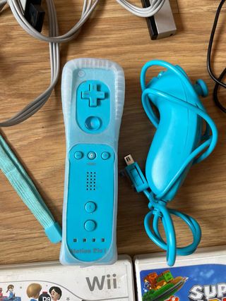 CONSOLA WII ROJA EDICION 25 ANIVERSARIO MARIO BROS