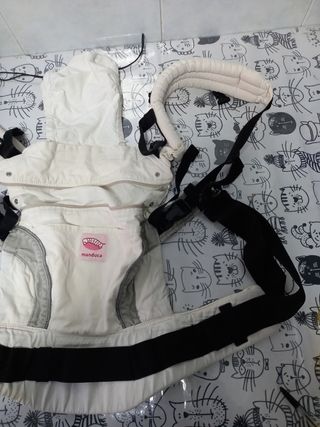 Mochila portabebes manduca