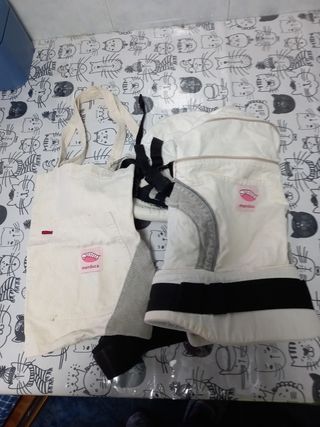 Mochila portabebes manduca