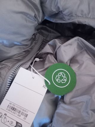 Chaquetón plateado nuevo. Color Plata