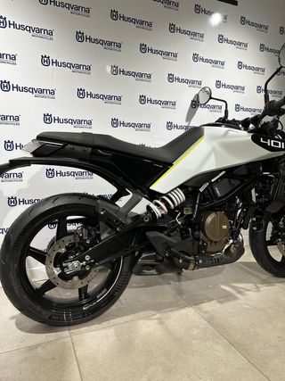 ULTIMA UNIDAD - HUSQVARNA VITPILEN 401 2024