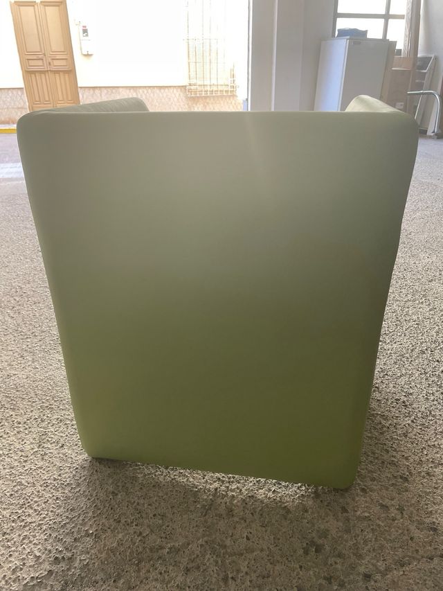 Sillones individuales verdes piel