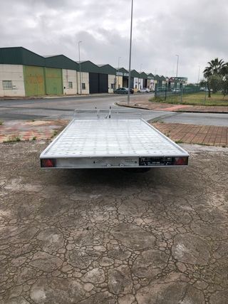 REMOLQUE PLATAFORMA PORTAVEHÍCULOS GALVANIZADA