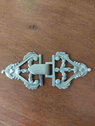 Broche de capa de plata del xviii