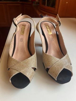 Sandalias doradas