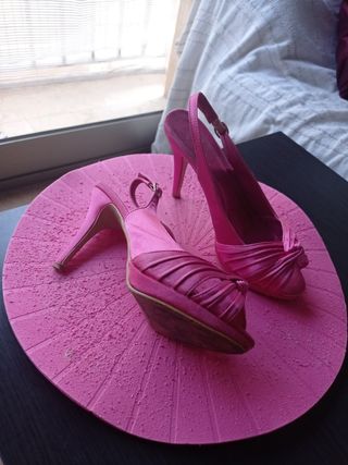 Zapatos de tacón rosas de fiesta