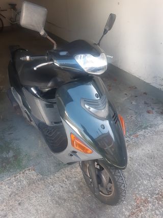 SUZUKI AN 125 cc.