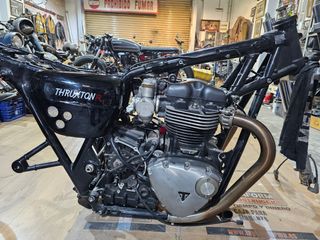 Triumph Bonneville T120 thruxton