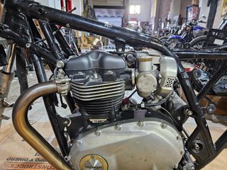 Triumph Bonneville T120 thruxton