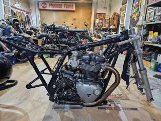 Triumph Bonneville T120 thruxton