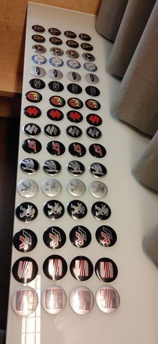 Pegatinas 56 mm para tapabuje 4 pcs X 8€ adhesivo