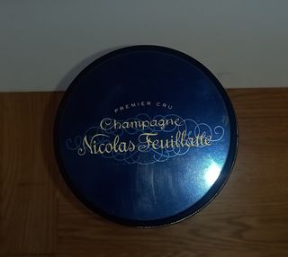 Latta Champagne vuota datata