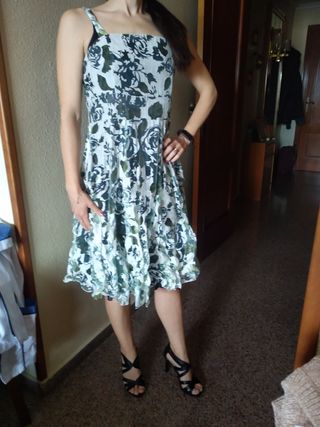Vestido  eventos verde con blanco