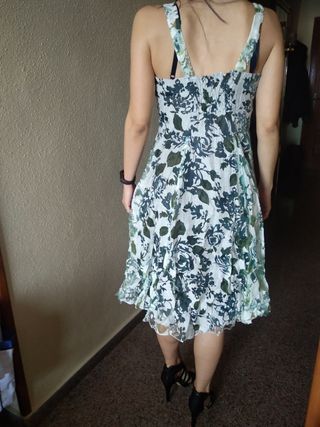 Vestido  eventos verde con blanco