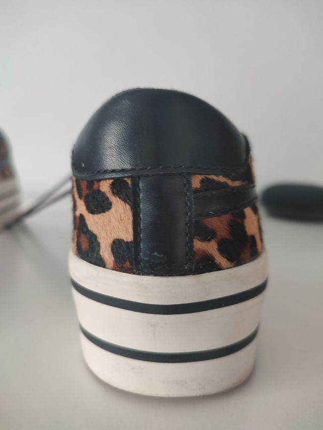 Sneakers animal print Stradivarius 39
