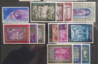 26 sellos de Andorra francesa y una HB